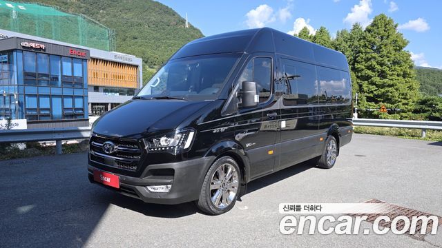 Hyundai Solati 15-seater Luxury