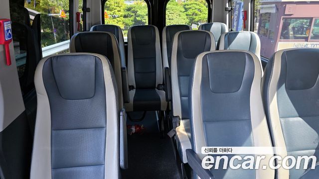 Hyundai Solati 15-seater Luxury 2022 — фото 10