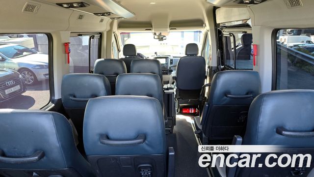 Hyundai Solati 15-seater Luxury 2022 — фото 19