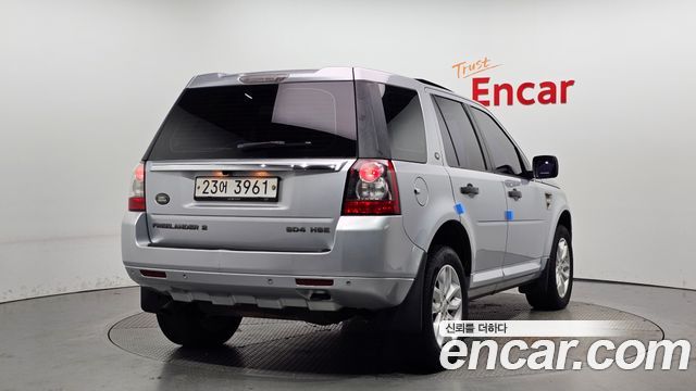 Land Rover Freelander 2 2.2 SD4 HSE 2011 — фото 2