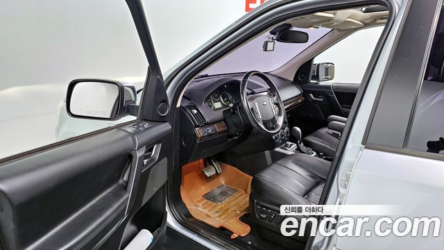 Land Rover Freelander 2 2.2 SD4 HSE 2011 — фото 10