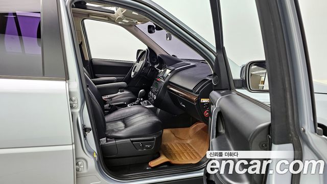 Land Rover Freelander 2 2.2 SD4 HSE 2011 — фото 11