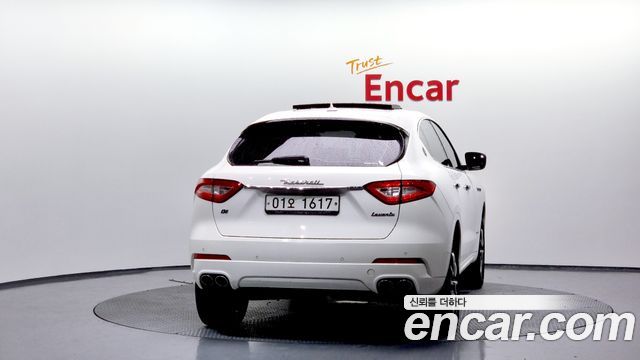 Maserati Levante 3.0 Diesel AWD GranLusso 2018 — фото 4