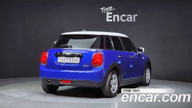 MINI Cooper 5Door Standard 3rd 2020 — фото 2