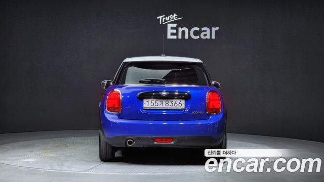 MINI Cooper 5Door Standard 3rd 2020 — фото 4