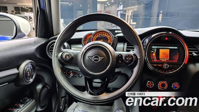 MINI Cooper 5Door Standard 3rd 2020 — фото 14