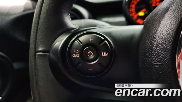 MINI Cooper 5Door Standard 3rd 2020 — фото 17