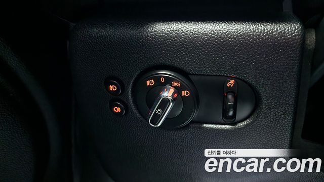 MINI Cooper 5Door Standard 3rd 2020 — фото 18