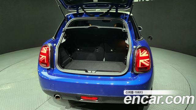 MINI Cooper 5Door Standard 3rd 2020 — фото 20