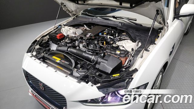 Jaguar XE 20d Prestige 2016 — фото 6
