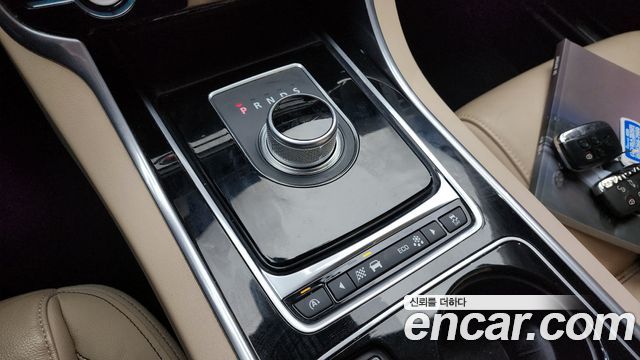 Jaguar XE 20d Prestige 2016 — фото 9