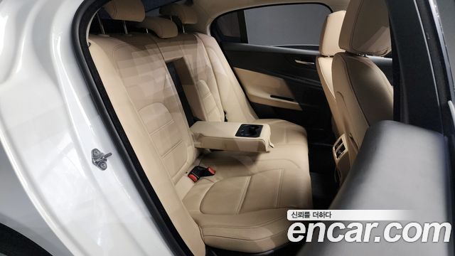 Jaguar XE 20d Prestige 2016 — фото 12