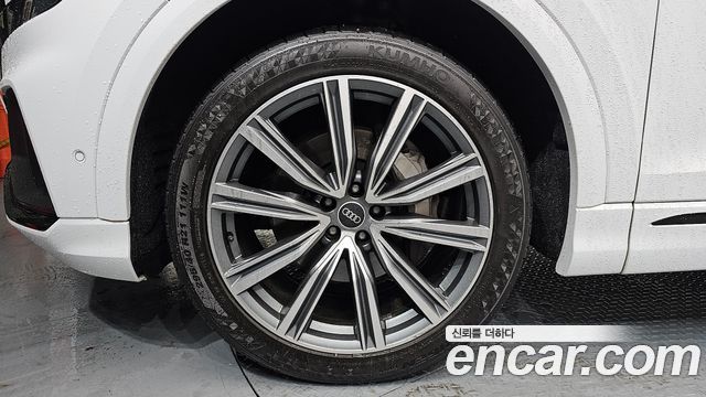 Audi Q8 (4M) 55 TFSI Quattro Premium 2021 — фото 5