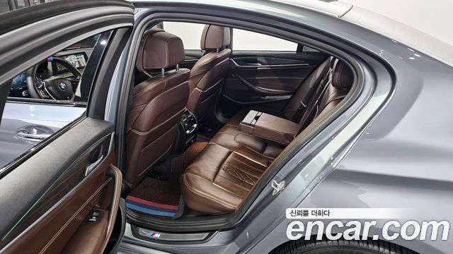 BMW 5 Series (G30) 530i xDrive M Sport Package Plus 2017 — фото 11