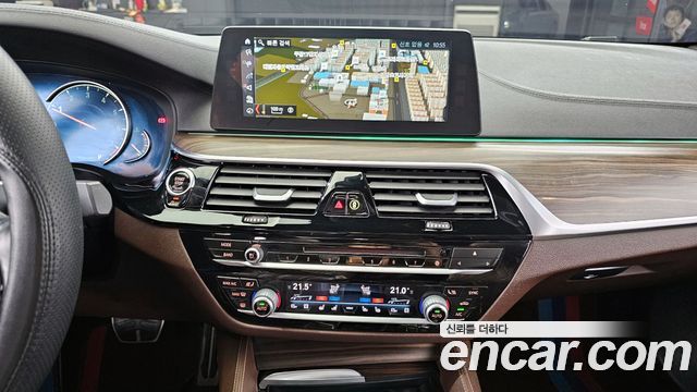 BMW 5 Series (G30) 530i xDrive M Sport Package Plus 2017 — фото 16