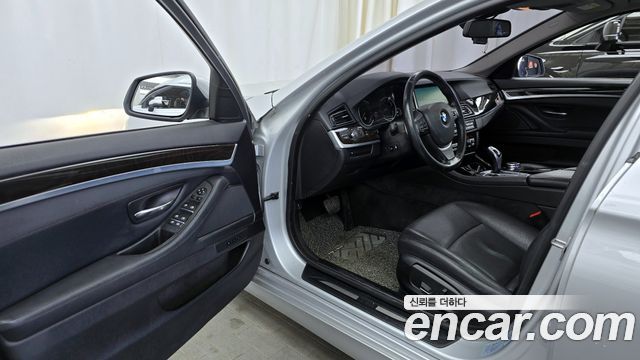 BMW 5 Series (F10) 528i xDrive 2014 — фото 10