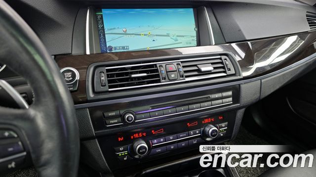 BMW 5 Series (F10) 528i xDrive 2014 — фото 14