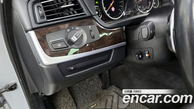 BMW 5 Series (F10) 528i xDrive 2014 — фото 16