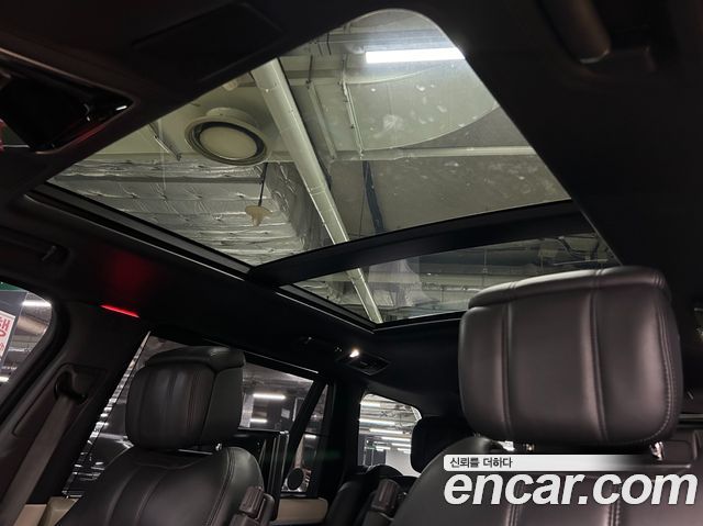 Land Rover Range Rover (IV) 4.4 SDV8 AB LWB DIESEL 2019 — фото 19