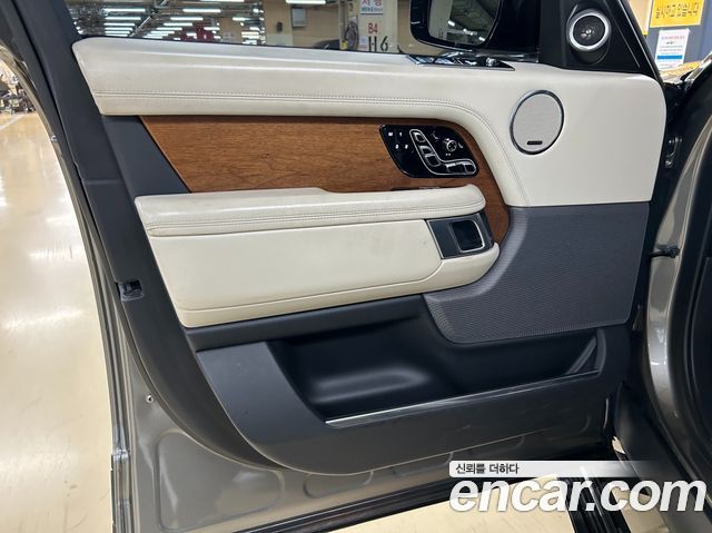 Land Rover Range Rover (IV) 4.4 SDV8 AB LWB DIESEL 2019 — фото 21