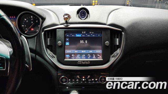 Maserati Ghibli 3.0 Diesel 3rd 2015 — фото 14