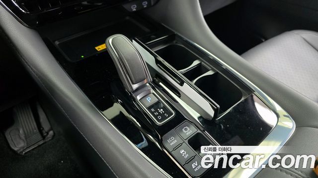Toyota Alphard (IV) 2.5 HEV Executive AWD 2024 — фото 9
