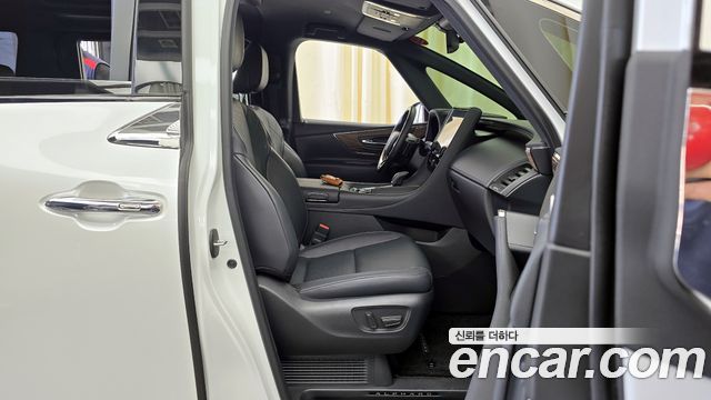 Toyota Alphard (IV) 2.5 HEV Executive AWD 2024 — фото 11