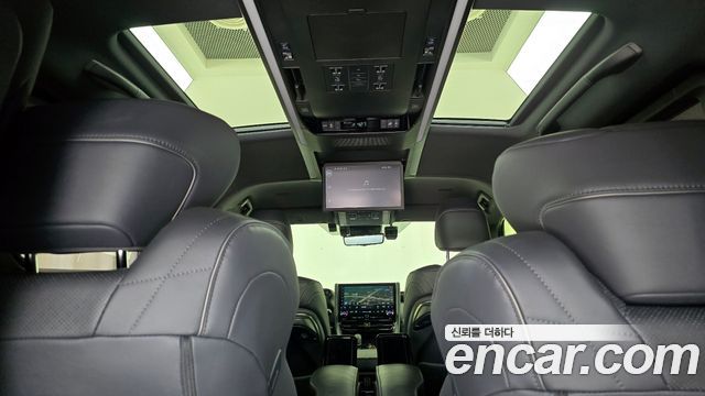 Toyota Alphard (IV) 2.5 HEV Executive AWD 2024 — фото 18