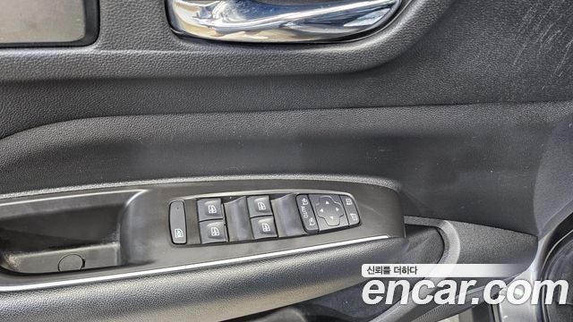Renault Korea QM6 2.0 LPe LE Signature 2WD 2022 — фото 15