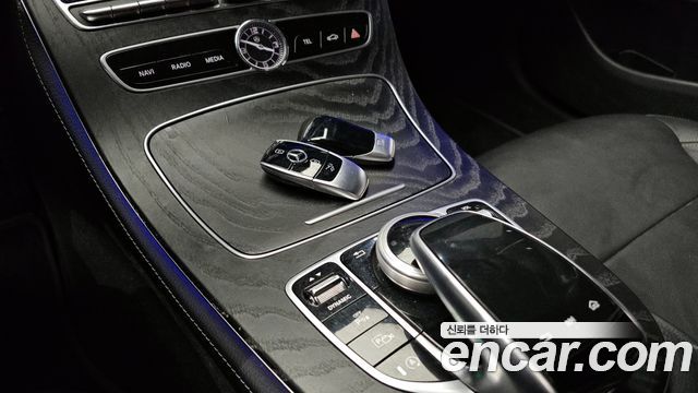Mercedes-Benz E-Class (W213) E250 Avantgarde 2020 — фото 17