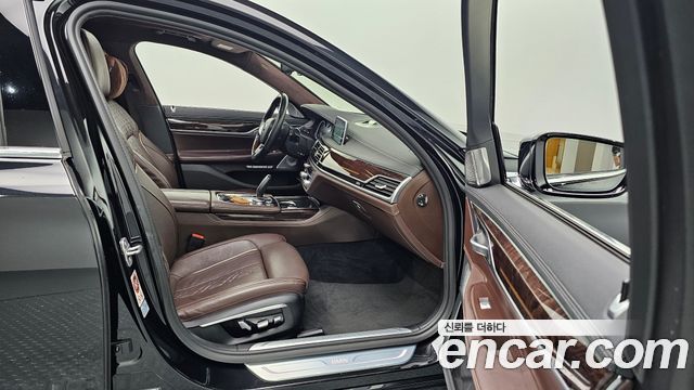 BMW 7 Series (G11) 750Li xDrive 2016 — фото 10