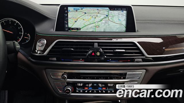 BMW 7 Series (G11) 750Li xDrive 2016 — фото 14