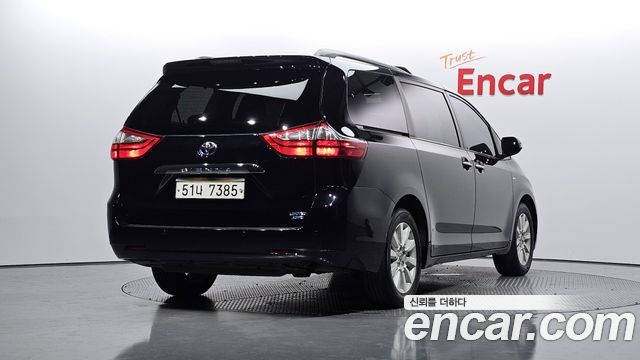 Toyota Sienna 3.5 AWD 2017 — фото 2