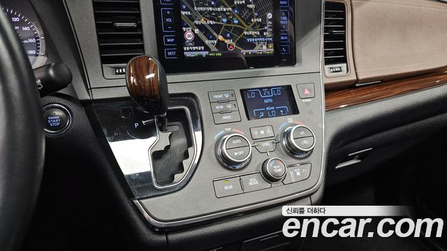 Toyota Sienna 3.5 AWD 2017 — фото 9