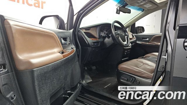 Toyota Sienna 3.5 AWD 2017 — фото 10