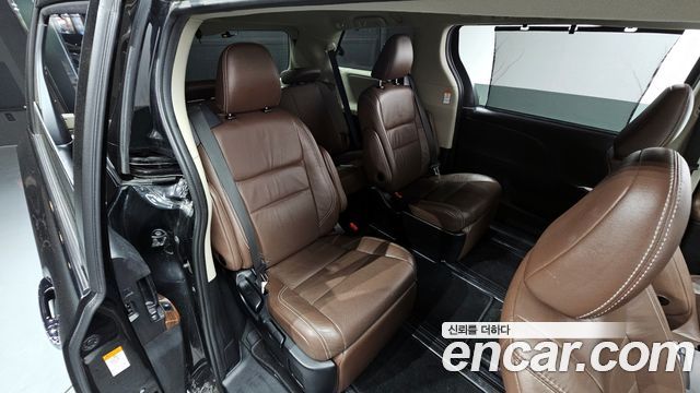Toyota Sienna 3.5 AWD 2017 — фото 12