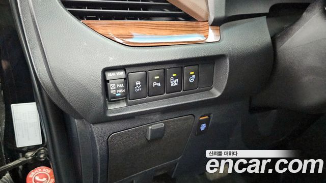 Toyota Sienna 3.5 AWD 2017 — фото 16