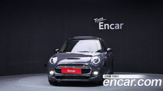 MINI Cooper S 5Door Standard 3rd 2019 — фото 3