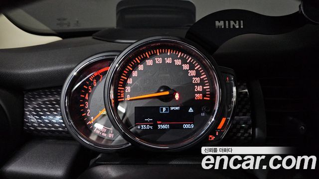 MINI Cooper S 5Door Standard 3rd 2019 — фото 8