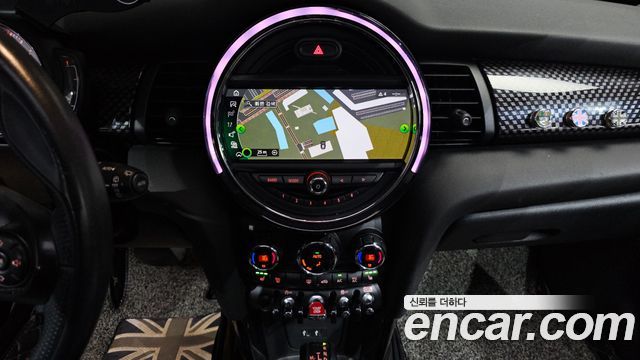 MINI Cooper S 5Door Standard 3rd 2019 — фото 14