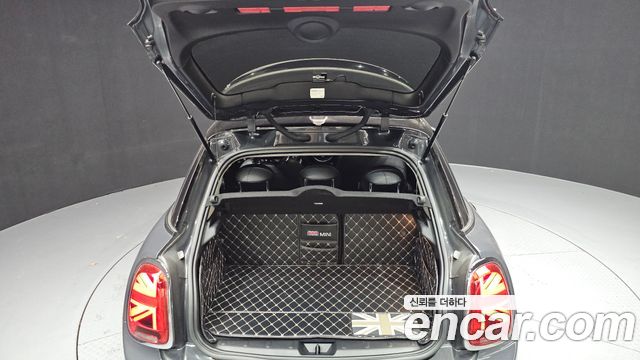 MINI Cooper S 5Door Standard 3rd 2019 — фото 20