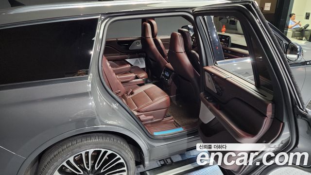 Lincoln Aviator (II) 3.0 Black Label AWD 2022 — фото 12