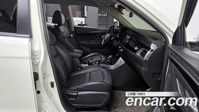 KG Mobility (SsangYong) Beautiful Korando Gasoline 1.5 2WD C5 Plus 2022 — фото 10
