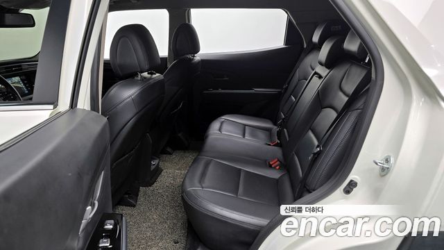 KG Mobility (SsangYong) Beautiful Korando Gasoline 1.5 2WD C5 Plus 2022 — фото 12