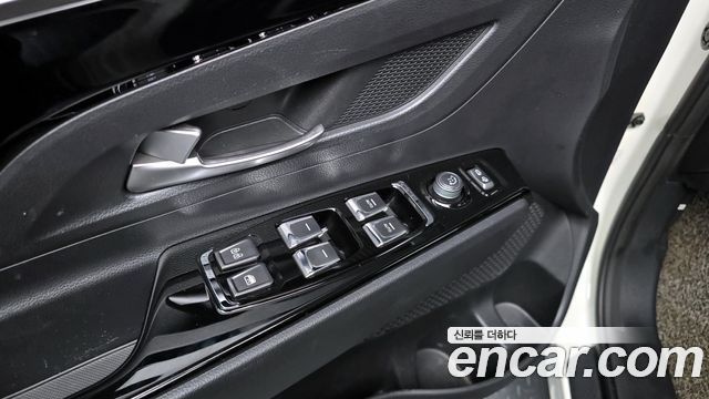 KG Mobility (SsangYong) Beautiful Korando Gasoline 1.5 2WD C5 Plus 2022 — фото 18