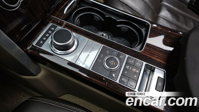 Land Rover Range Rover (IV) 4.4 SDV8 Vogue SE DIESEL 2016 — фото 9