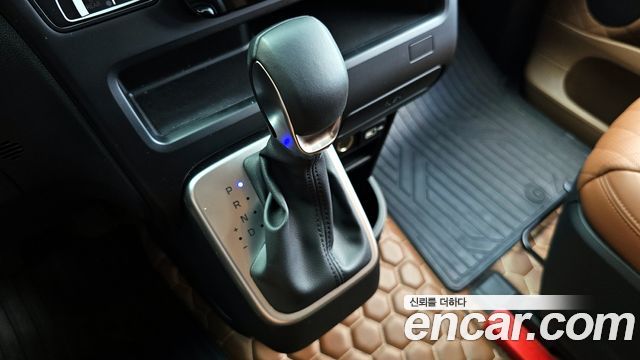 Hyundai Staria 2WD Camping Car Special Vehicle 2023 — фото 9
