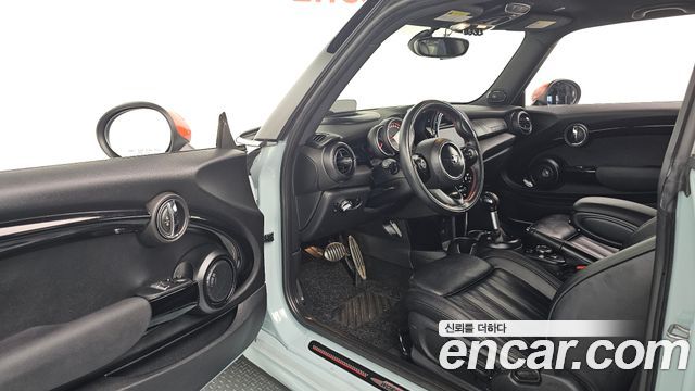 MINI Cooper S JCW Delaney Edition 3rd 2019 — фото 15