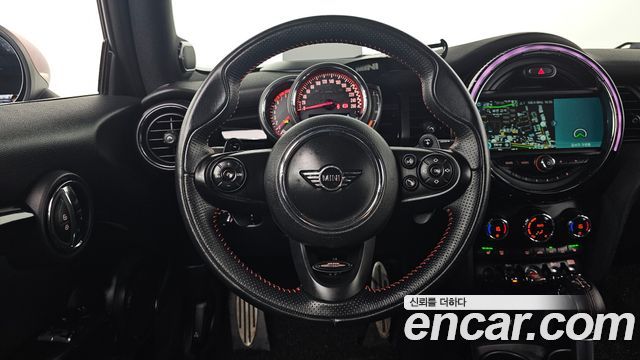 MINI Cooper S JCW Delaney Edition 3rd 2019 — фото 17