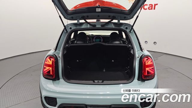 MINI Cooper S JCW Delaney Edition 3rd 2019 — фото 24